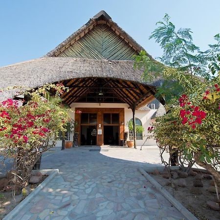 Oshakati Country Hotel Екстериор снимка