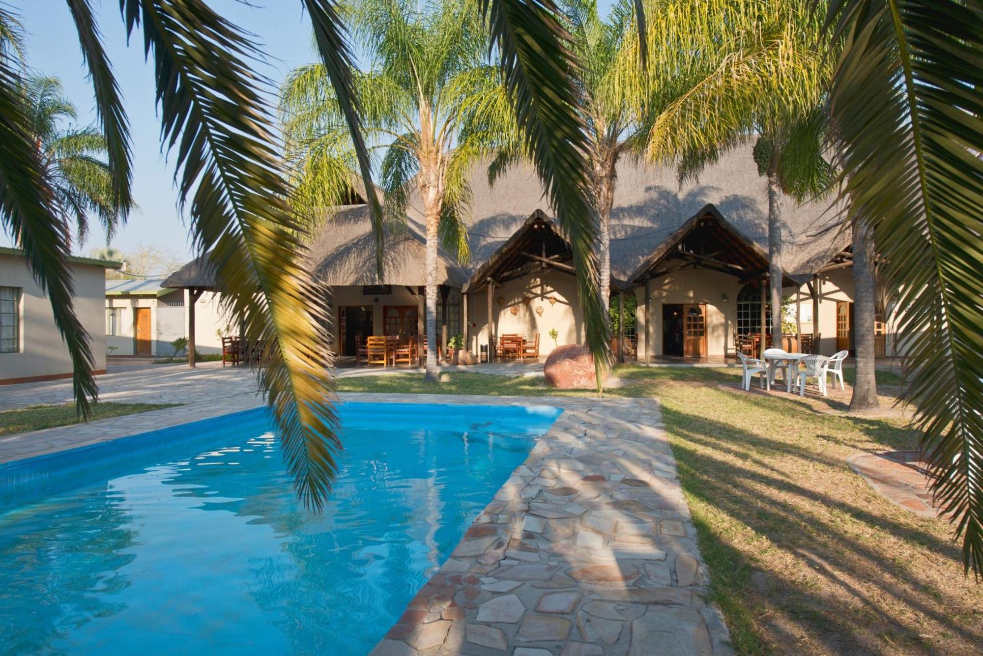 Oshakati Country Hotel Екстериор снимка