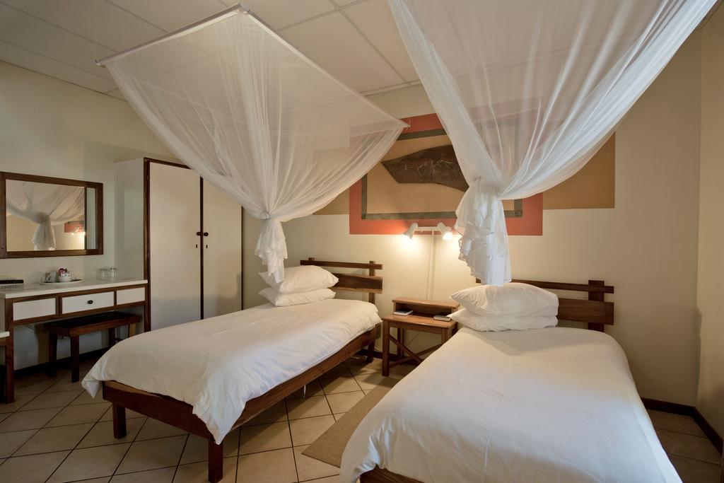 Oshakati Country Hotel Стая снимка