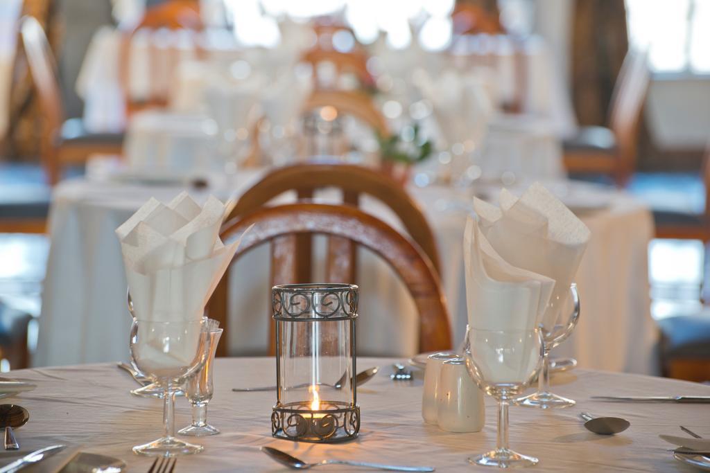Oshakati Country Hotel Екстериор снимка