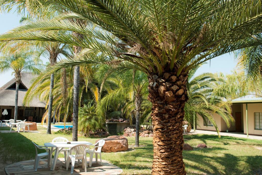 Oshakati Country Hotel Екстериор снимка