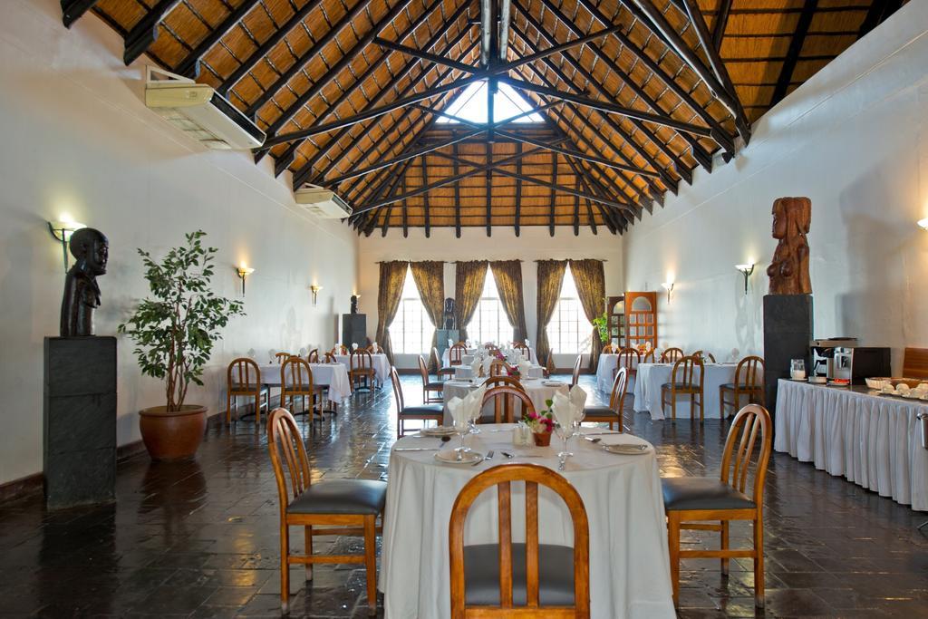 Oshakati Country Hotel Екстериор снимка
