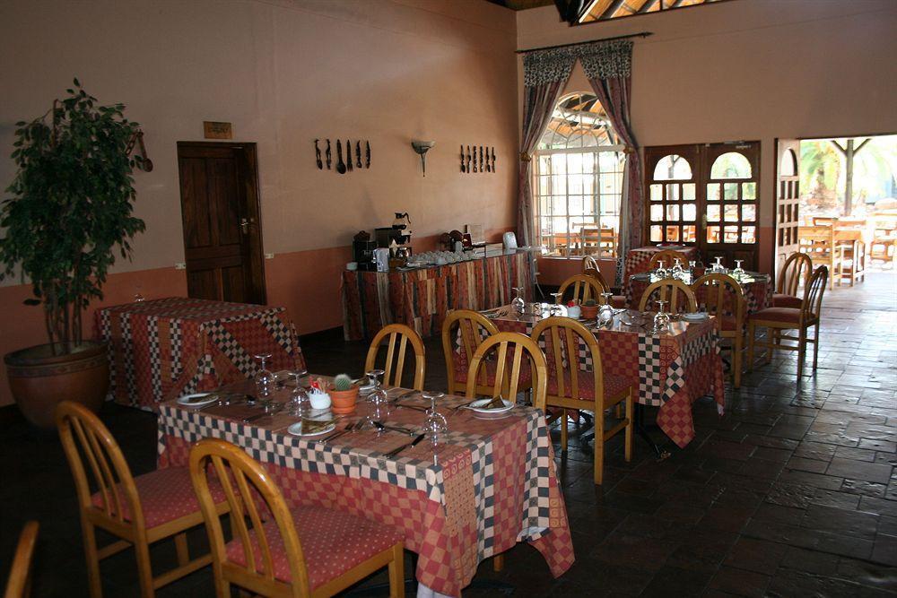 Oshakati Country Hotel Екстериор снимка