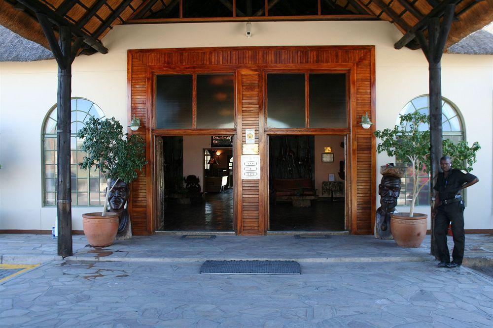 Oshakati Country Hotel Екстериор снимка