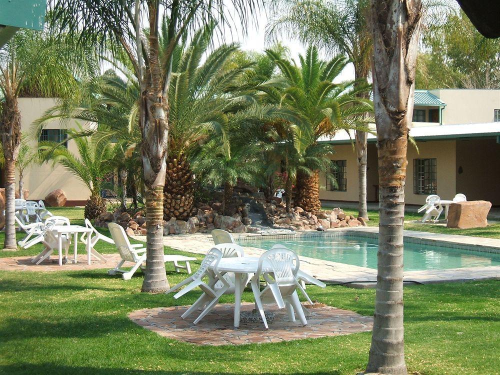 Oshakati Country Hotel Екстериор снимка