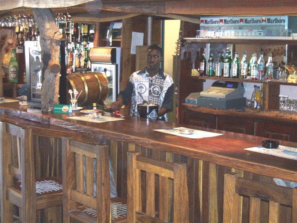 Oshakati Country Hotel Екстериор снимка